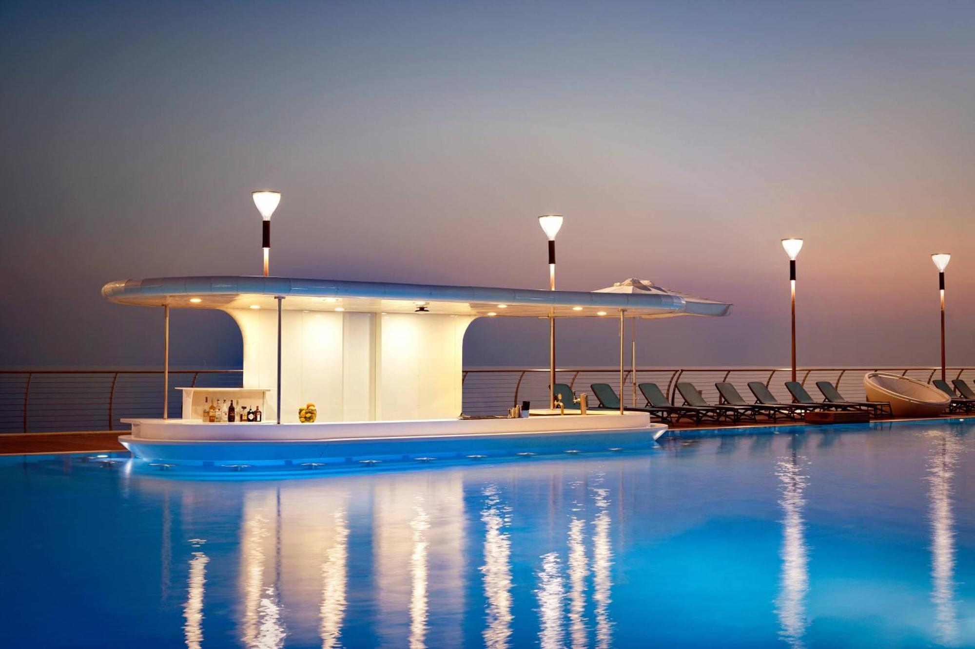 Paragraph Resort & Spa Shekvetili, Autograph Collection Exterior foto The pool at the Sky Bar
