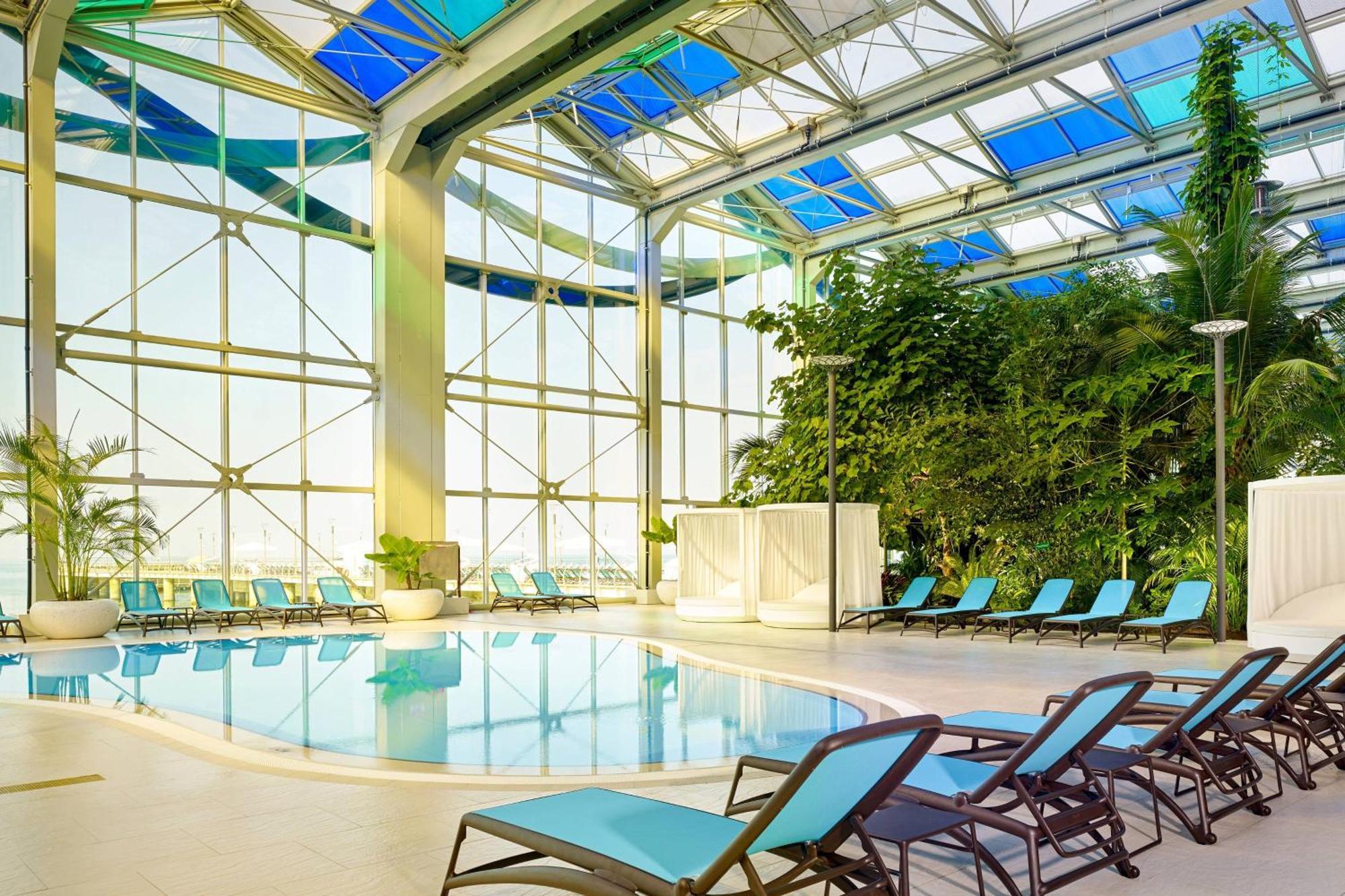 Paragraph Resort & Spa Shekvetili, Autograph Collection Exterior foto The pool at the Westin Palace, Madrid